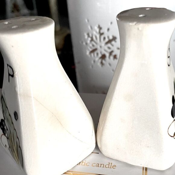 Ceramic Salt & Pepper Shakers with Iron Holder - Picture 6 of 9